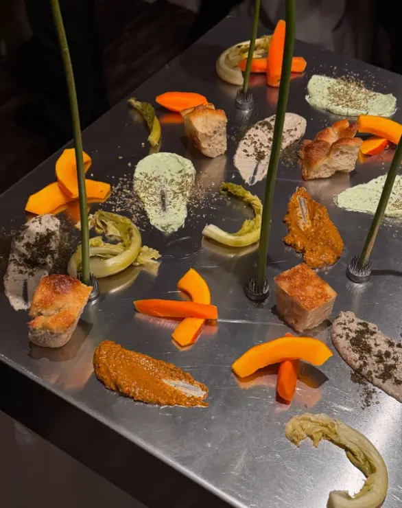 Decoración de ceremonia en bosque