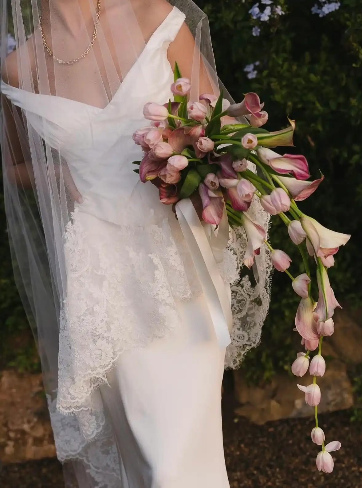 Decoración de ceremonia en bosque